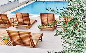 Salis Apartments